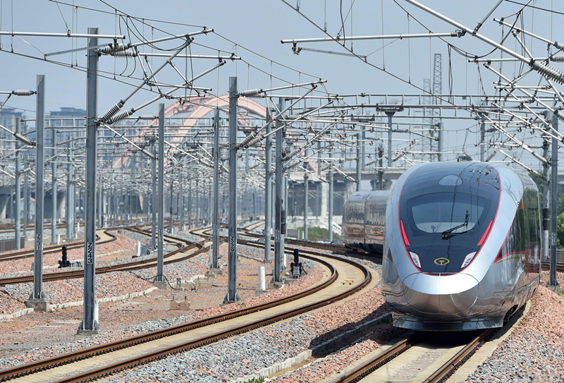 2022年6月20日，濟(jì)鄭高鐵鄭州首發(fā)G9206次列車駛出鄭州東站。