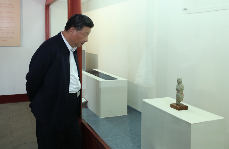 2021年5月12日，習(xí)近平總書記在南陽市考察東漢醫(yī)學(xué)家張仲景的墓祠紀(jì)念地醫(yī)圣祠。 