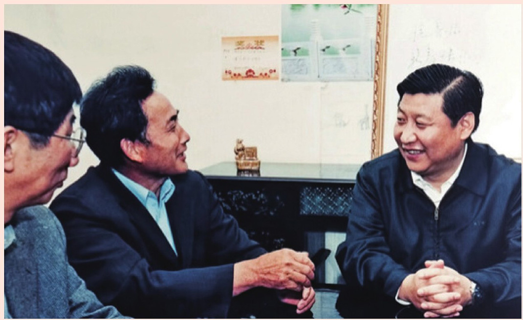 2003年4月24日，時任浙江省委書記習(xí)近平在浙江下姜村調(diào)研。
