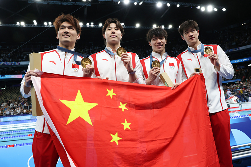 當?shù)貢r間2024年8月4日，巴黎奧運會游泳項目男子4×100米混合泳接力決賽，中國隊奪金。
